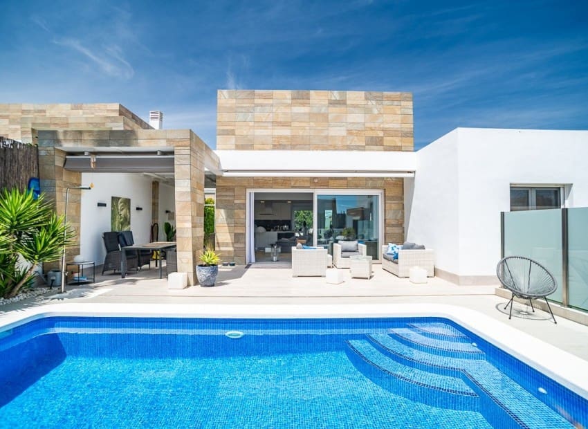 3 soverom Villa til salgs i Algorfa med svømmebasseng - € 585 000 (Ref: 9953349)