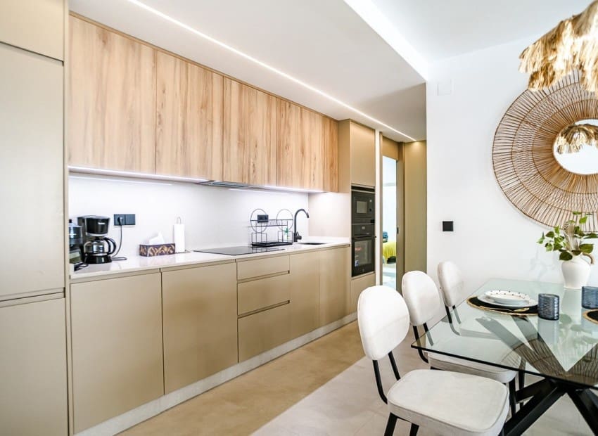 3 soveværelse Lejlighed til salg i Torrevieja med swimmingpool - € 419.000 (Ref: 9953350)