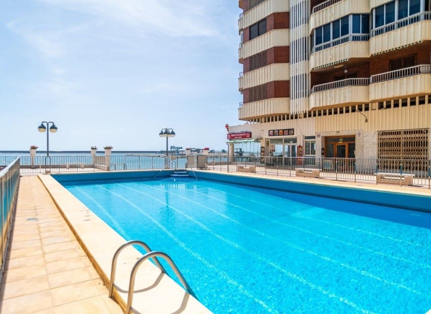 3 soveværelse Lejlighed til salg i Torrevieja med swimmingpool - € 419.000 (Ref: 9953350)