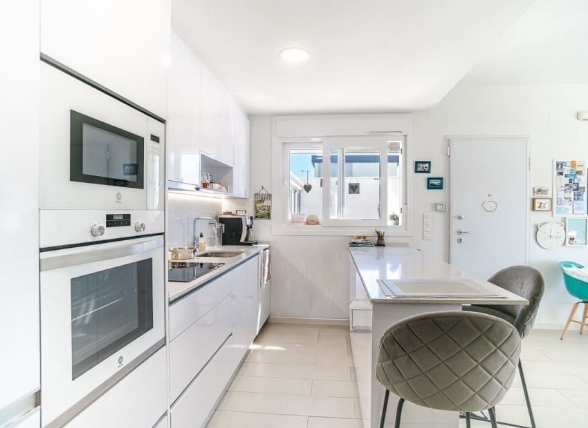 3 bedroom Villa for sale in Pilar de la Horadada with pool - € 450,000 (Ref: 9953418)
