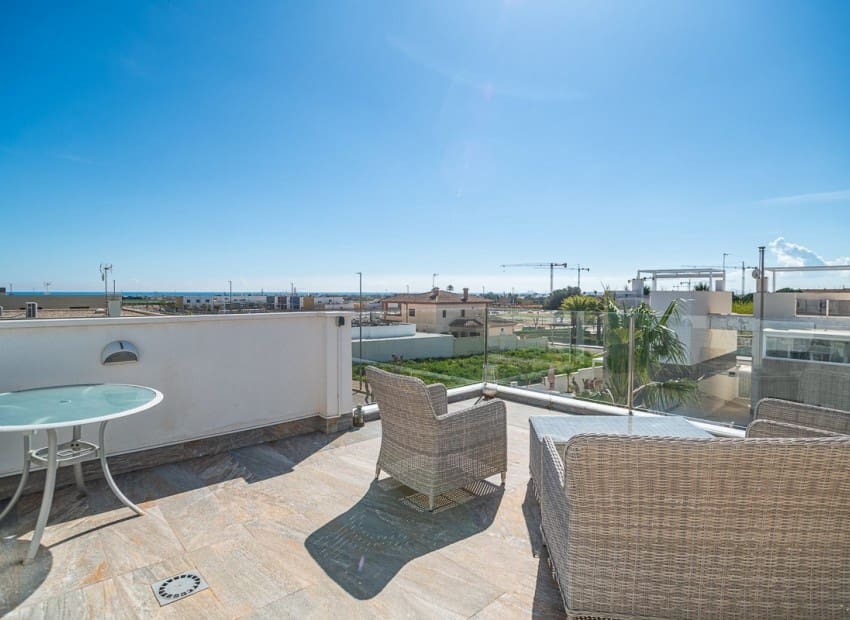 3 bedroom Villa for sale in Pilar de la Horadada with pool - € 450,000 (Ref: 9953418)