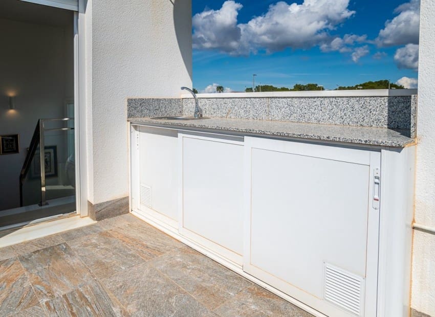 3 bedroom Villa for sale in Pilar de la Horadada with pool - € 450,000 (Ref: 9953418)