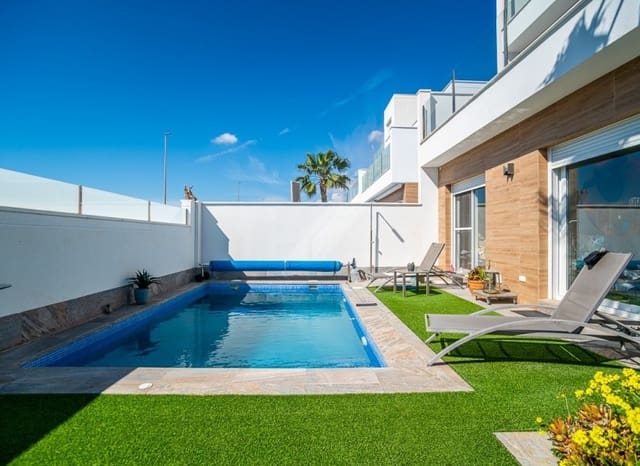 3 soverom Villa til salgs i Pilar de la Horadada ciudad, Pilar de la Horadada med svømmebasseng - € 450 000 (Ref: 9953418)