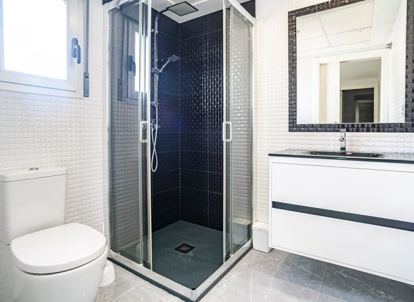 3 slaapkamer Villa te koop in Lo Pagan met zwembad - € 357.000 (Ref: 9953419)