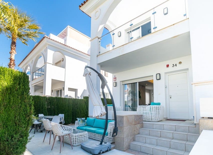2 soveværelse Villa til salg i Ciudad Quesada med swimmingpool garage - € 390.000 (Ref: 9953420)