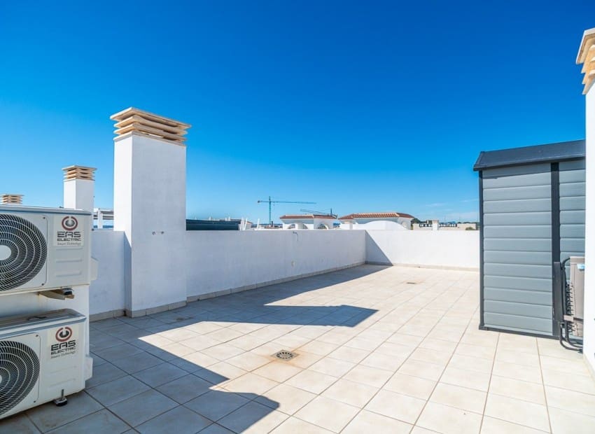 2 soveværelse Villa til salg i Ciudad Quesada med swimmingpool garage - € 390.000 (Ref: 9953420)