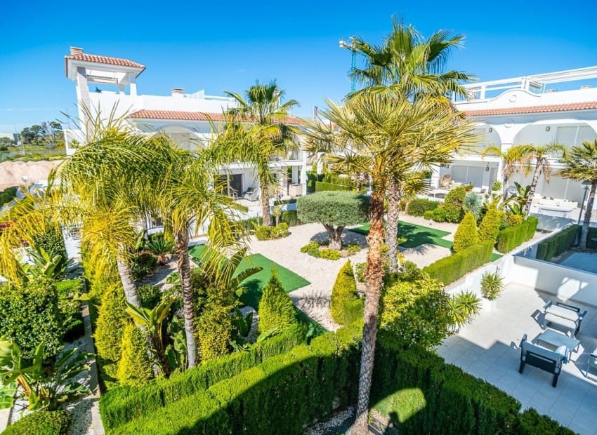 2 soveværelse Villa til salg i Ciudad Quesada med swimmingpool garage - € 390.000 (Ref: 9953420)