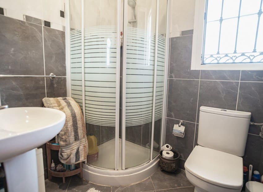 6 chambre Villa/Maison à vendre à Torrevieja avec piscine garage - 610 000 € (Ref: 9954572)