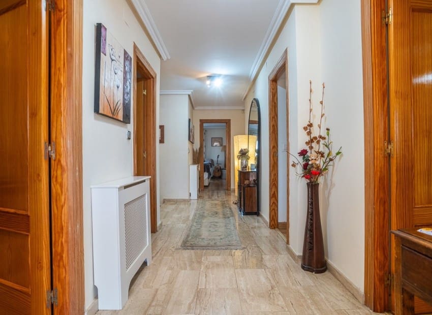 6 chambre Villa/Maison à vendre à Torrevieja avec piscine garage - 610 000 € (Ref: 9954572)