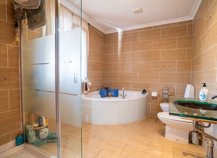 6 chambre Villa/Maison à vendre à Torrevieja avec piscine garage - 610 000 € (Ref: 9954572)
