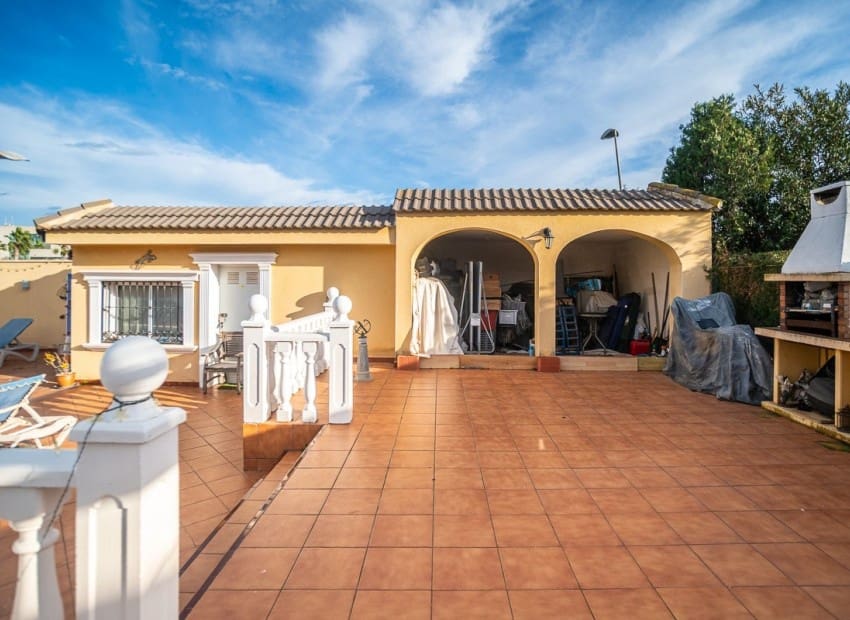 6 chambre Villa/Maison à vendre à Torrevieja avec piscine garage - 610 000 € (Ref: 9954572)