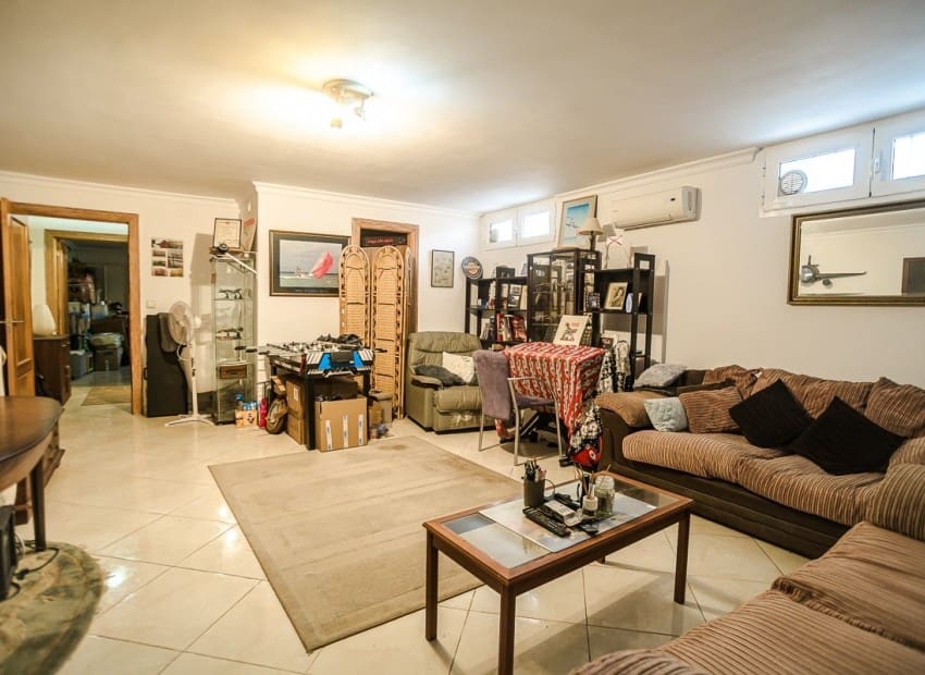 6 chambre Villa/Maison à vendre à Torrevieja avec piscine garage - 610 000 € (Ref: 9954572)