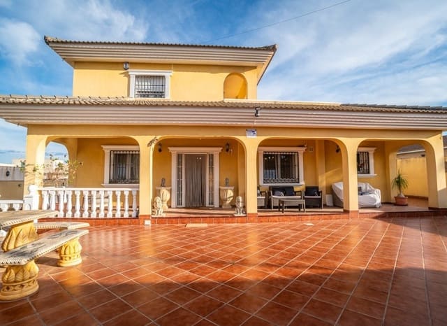 6 soveværelse Villa til salg i Los Balcones - Los Altos, Torrevieja med swimmingpool garage - € 595.000 (Ref: 9954572)