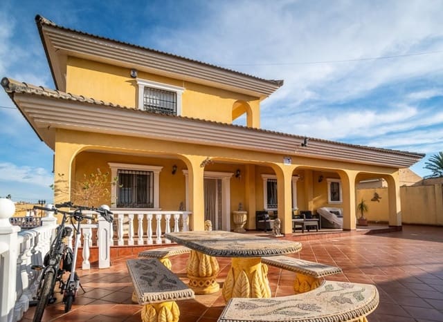 6 soveværelse Villa til salg i Los Balcones - Los Altos, Torrevieja med swimmingpool garage - € 595.000 (Ref: 9954572)