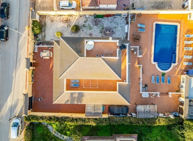 6 soveværelse Villa til salg i Los Balcones - Los Altos, Torrevieja med swimmingpool garage - € 595.000 (Ref: 9954572)