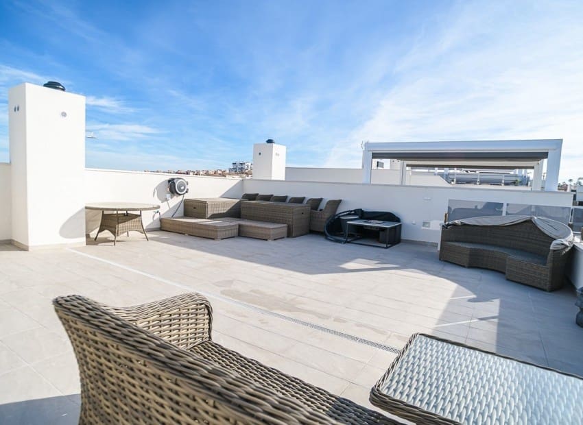 2 soveværelse Penthouse til salg i Orihuela Costa med swimmingpool garage - € 329.500 (Ref: 9954573)