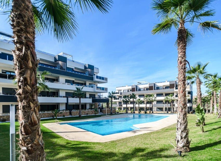 2 soveværelse Penthouse til salg i Orihuela Costa med swimmingpool garage - € 329.500 (Ref: 9954573)