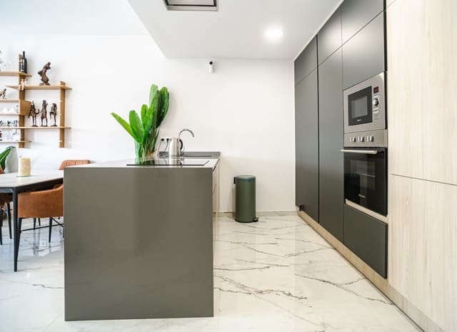 2 soveværelse Penthouse til salg i La Florida, Orihuela med swimmingpool garage - € 329.500 (Ref: 9954573)