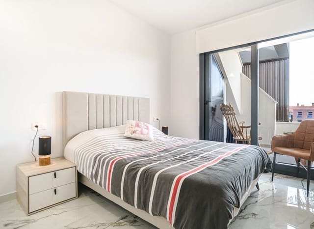 2 soveværelse Penthouse til salg i La Florida, Orihuela med swimmingpool garage - € 329.500 (Ref: 9954573)