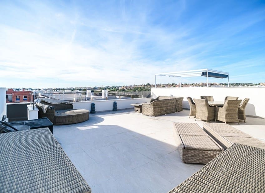 2 soveværelse Penthouse til salg i Orihuela Costa med swimmingpool garage - € 329.500 (Ref: 9954573)