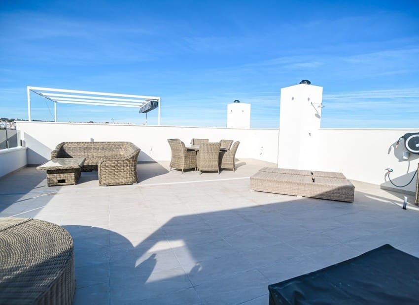 2 soveværelse Penthouse til salg i Orihuela Costa med swimmingpool garage - € 329.500 (Ref: 9954573)