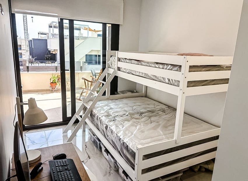 2 soveværelse Penthouse til salg i Orihuela Costa med swimmingpool garage - € 329.500 (Ref: 9954573)