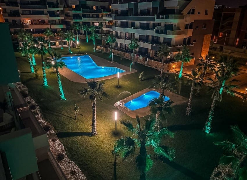 2 soveværelse Penthouse til salg i Orihuela Costa med swimmingpool garage - € 329.500 (Ref: 9954573)