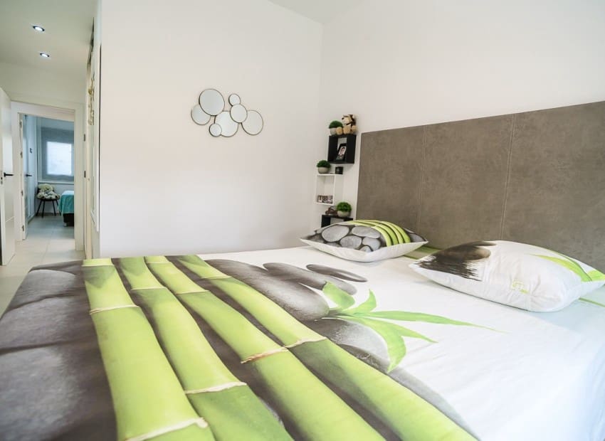 2 bedroom Apartment for sale in Pilar de la Horadada with pool garage - € 299,950 (Ref: 9956317)