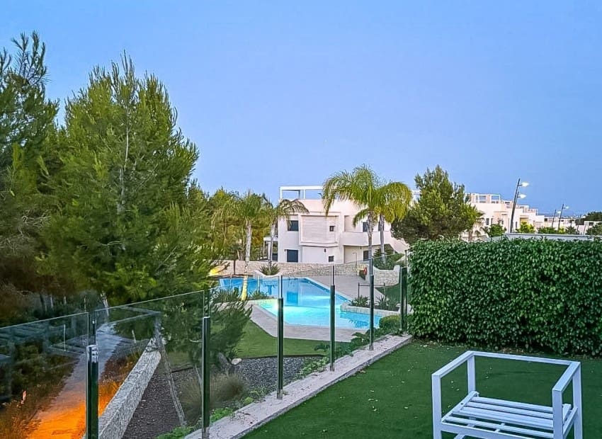 2 bedroom Apartment for sale in Pilar de la Horadada with pool garage - € 299,950 (Ref: 9956317)