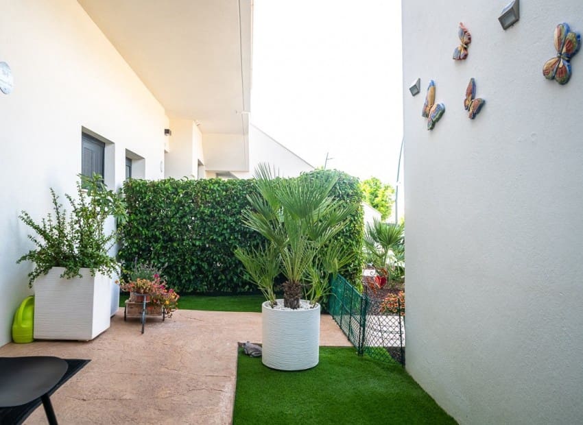 2 bedroom Apartment for sale in Pilar de la Horadada with pool garage - € 299,950 (Ref: 9956317)