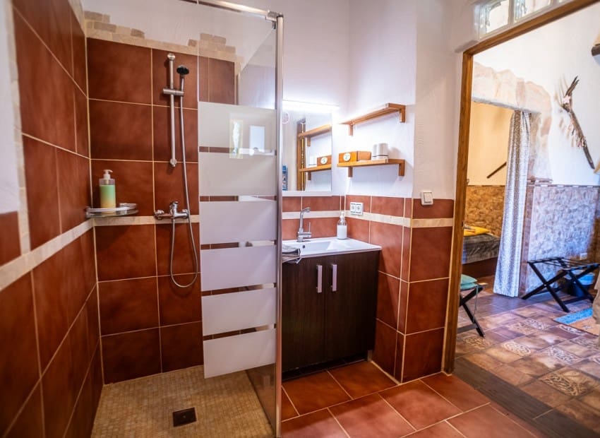 6 slaapkamer Commercieel te koop in Hondon de las Nieves met zwembad garage - € 850.000 (Ref: 9956318)