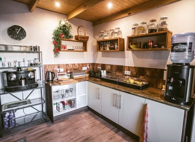 6 slaapkamer Commercieel te koop in Hondón de las Nieves met zwembad garage - € 850.000 (Ref: 9956318)