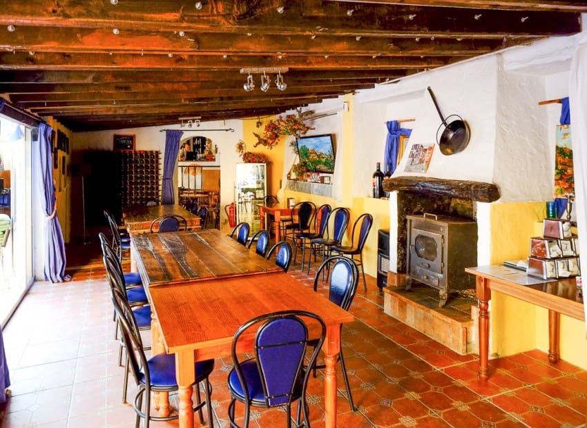 6 slaapkamer Commercieel te koop in Hondon de las Nieves met zwembad garage - € 850.000 (Ref: 9956318)