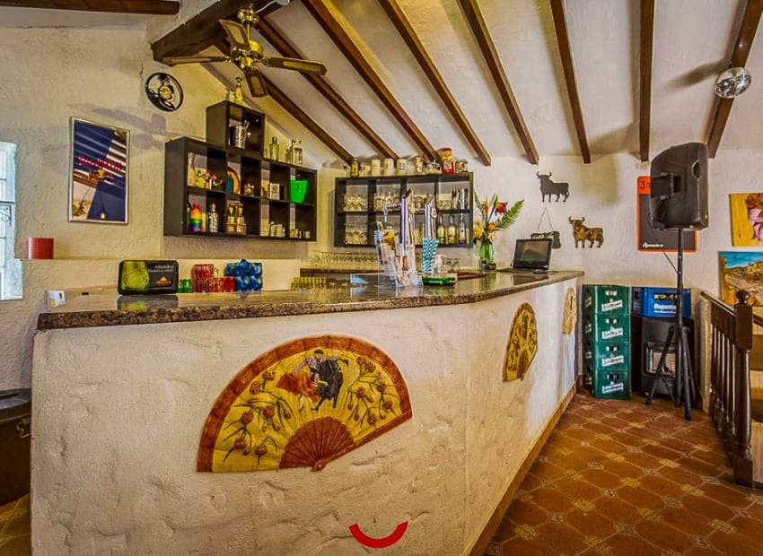 6 slaapkamer Commercieel te koop in Hondon de las Nieves met zwembad garage - € 850.000 (Ref: 9956318)