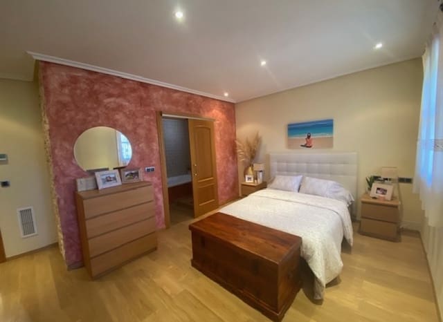 4 chambre Villa/Maison à vendre à El Esparragal, Murcie ville avec piscine - 545 000 € (Ref: 9956496)