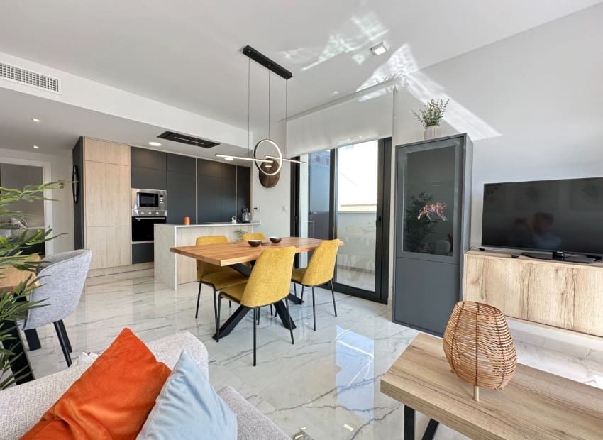 2 sypialnia Penthouse na sprzedaż w Playa Flamenca z basenem garażem - 595 000 € (Ref: 9956497)