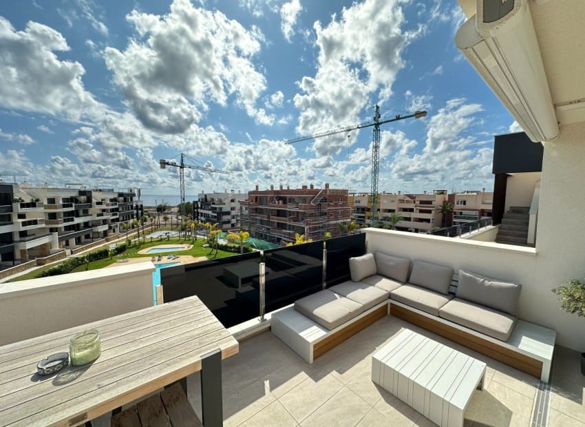 2 sypialnia Penthouse na sprzedaż w Playa Flamenca z basenem garażem - 595 000 € (Ref: 9956497)