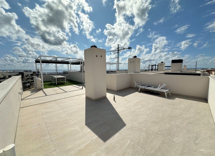2 sypialnia Penthouse na sprzedaż w Playa Flamenca z basenem garażem - 595 000 € (Ref: 9956497)