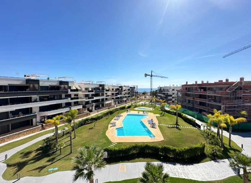 2 sypialnia Penthouse na sprzedaż w Playa Flamenca z basenem garażem - 595 000 € (Ref: 9956497)
