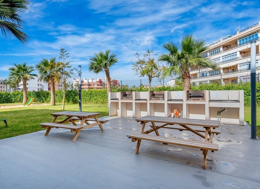2 sypialnia Penthouse na sprzedaż w Playa Flamenca z basenem garażem - 595 000 € (Ref: 9956497)