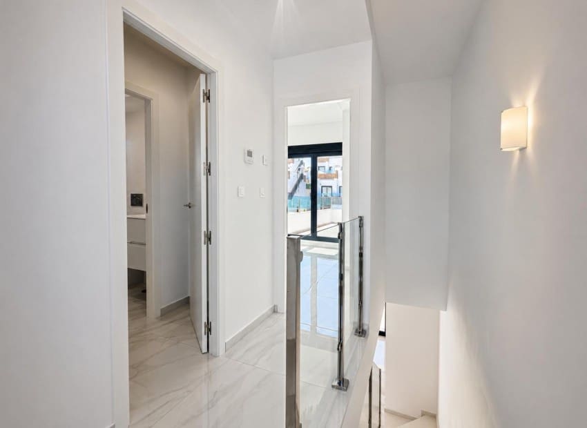 3 soveværelse Villa til salg i Polop med swimmingpool garage - € 469.000 (Ref: 9968834)