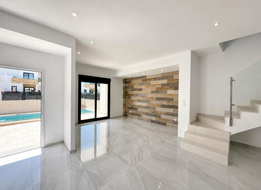 3 soveværelse Villa til salg i Polop med swimmingpool garage - € 469.000 (Ref: 9968834)