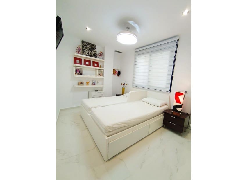 2 Zimmer Wohnung zu verkaufen in Denia mit Pool - 370.000 € (Ref: 9968902)