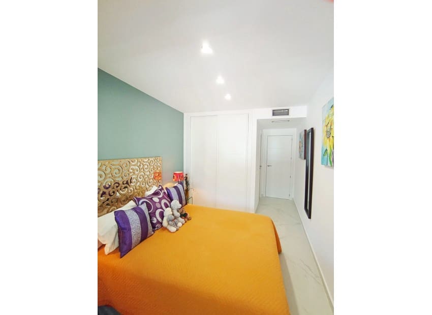 2 Zimmer Wohnung zu verkaufen in Denia mit Pool - 370.000 € (Ref: 9968902)