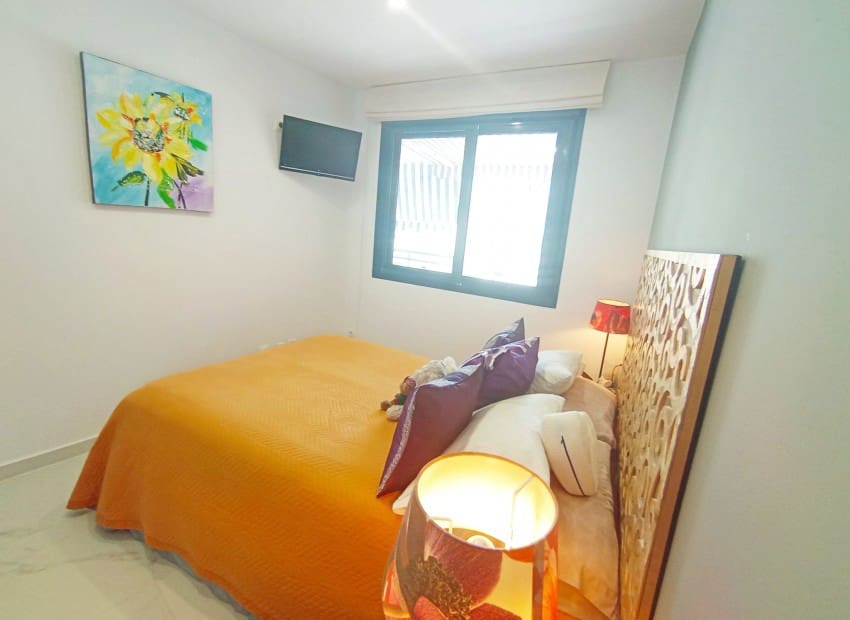 2 Zimmer Wohnung zu verkaufen in Denia mit Pool - 370.000 € (Ref: 9968902)