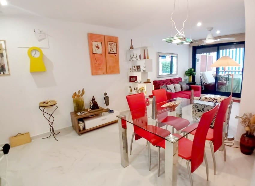 2 Zimmer Wohnung zu verkaufen in Denia mit Pool - 370.000 € (Ref: 9968902)