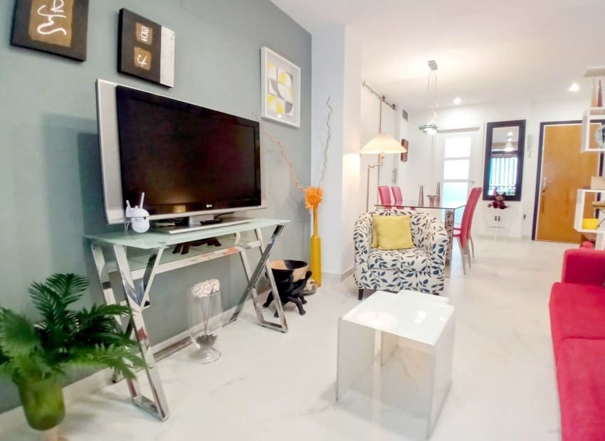 2 Zimmer Wohnung zu verkaufen in Denia mit Pool - 370.000 € (Ref: 9968902)