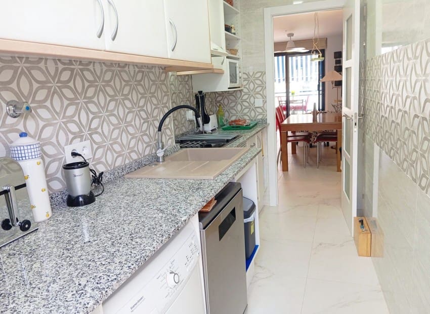 2 Zimmer Wohnung zu verkaufen in Denia mit Pool - 370.000 € (Ref: 9968902)