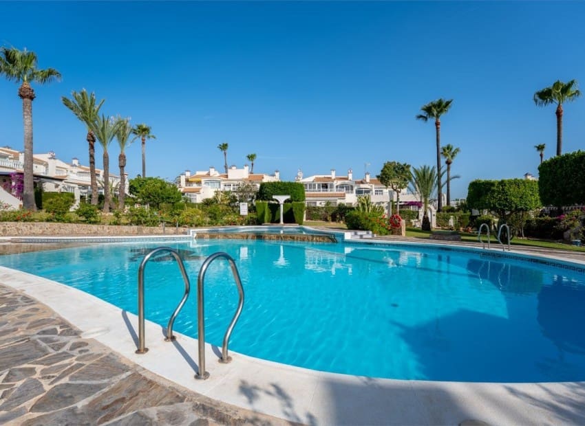 2 bedroom Villa for sale in Los Balcones with pool - € 339,900 (Ref: 9971441)