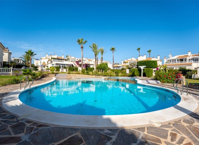 2 bedroom Villa for sale in Los Balcones with pool - € 339,900 (Ref: 9971441)
